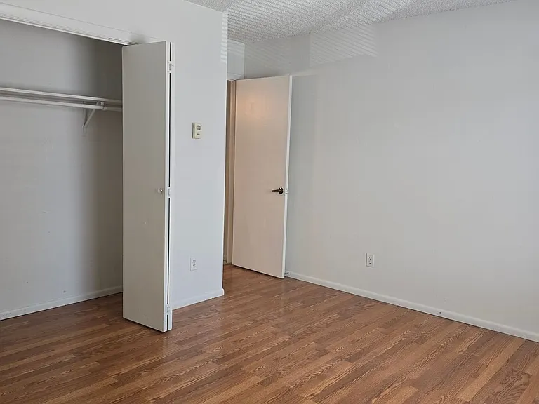940 Iowa Ave — Photo 8