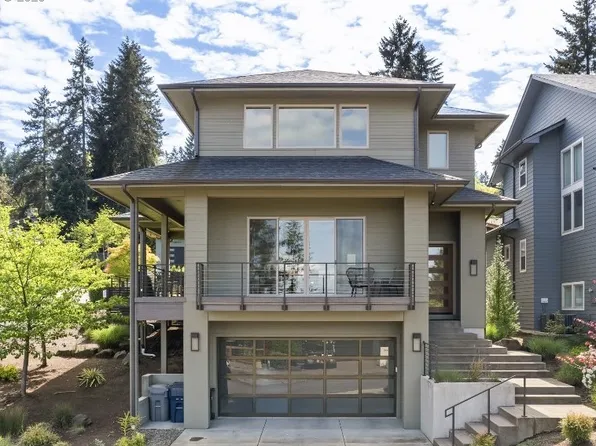 2490 Panorama Dr, Eugene, OR 97405
