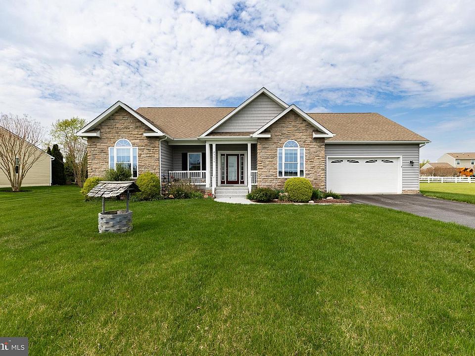 1st image of 24806 Shoreline Dr