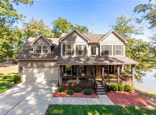 725 Cambridge Farms Dr, Hoschton, GA 30548