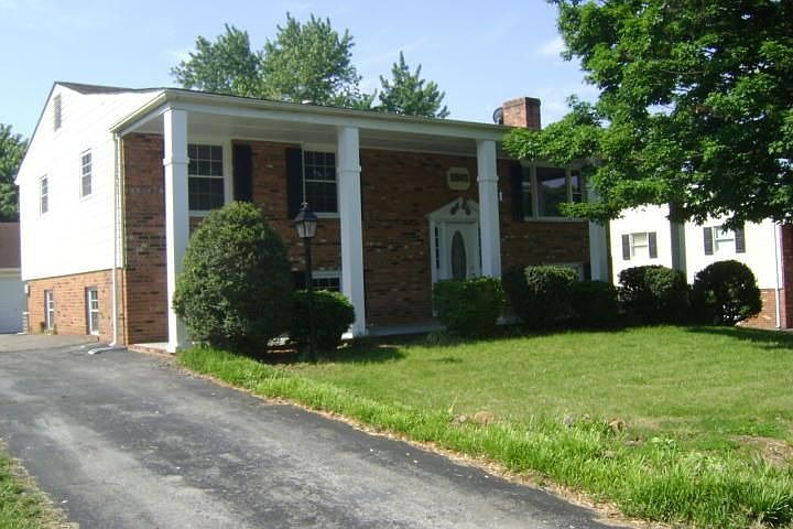 1st image of 1861 Pembrook Dr