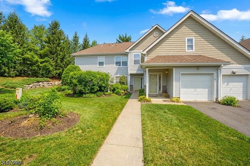 1st image of 4 Eagles Nest Ln