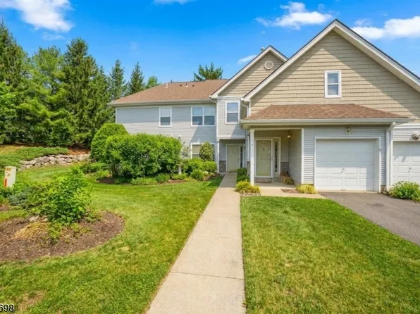 4 Eagles Nest Ln, Hardyston Twp., NJ 07419