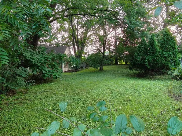 4673 Geneva Ave N, Oakdale, MN 55128