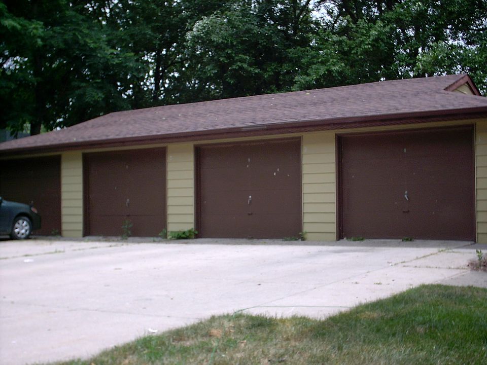 garage with automatic door opener is included in rent