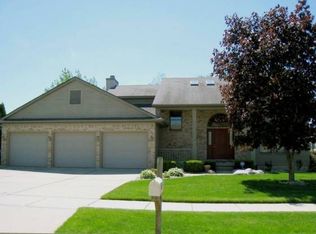 5835 Caleta Dr, Lansing, MI 48911