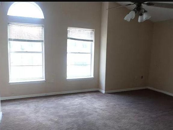 5th image of 8456 W Oak Crossing Dr