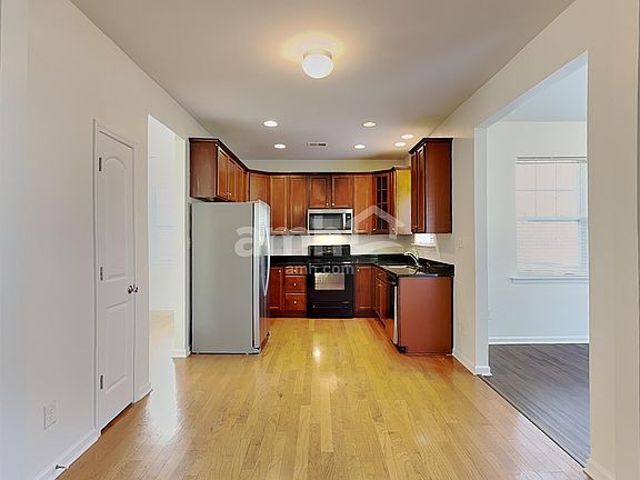 3rd image of 10233 Broken Stone Ct