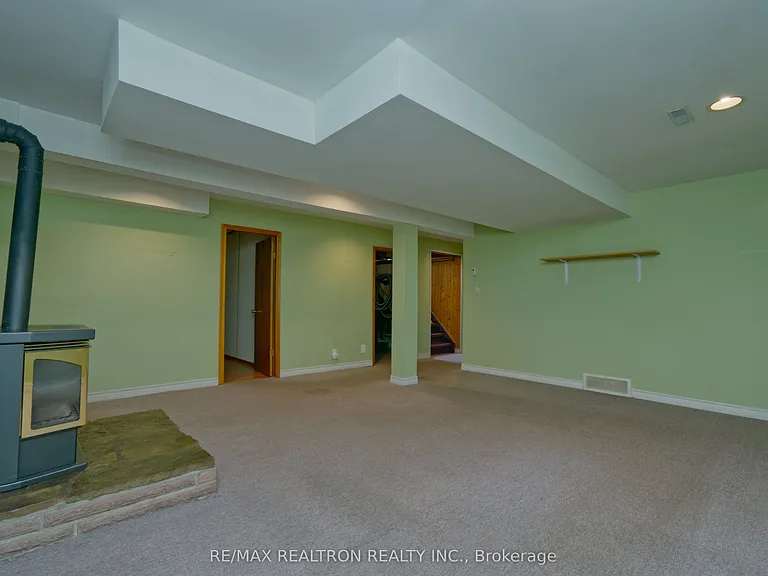 250 Meadow Rd — Photo 21