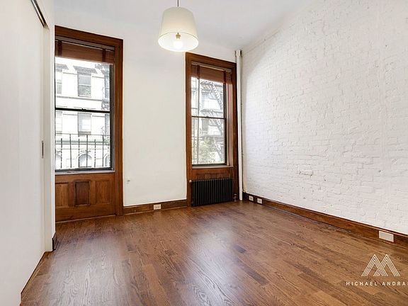 4th image of 228 E 13th St APT 10
