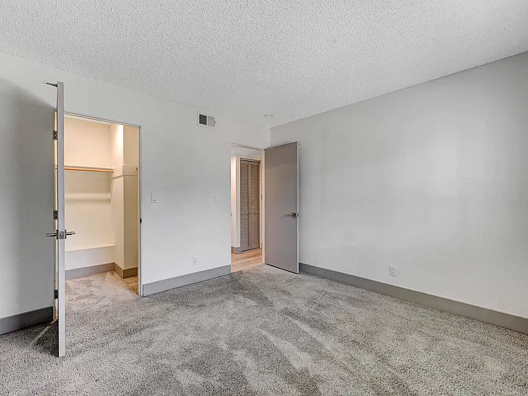 Namaste Apartments — Photo 32