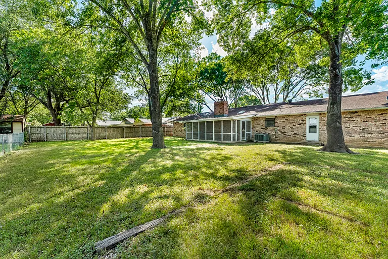 1376 Poppy Ln — Photo 26