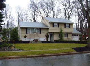 21 Dickerson Dr, Piscataway, NJ 08854