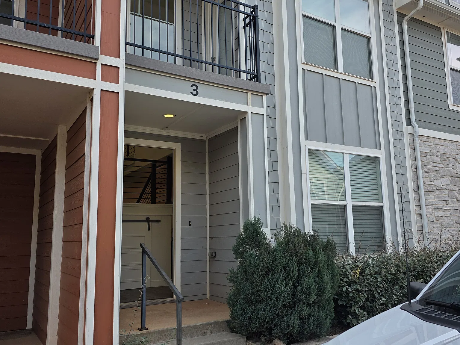 4 bed, 2.5 bath, 1756 sqft, $1,998 — Photo 4