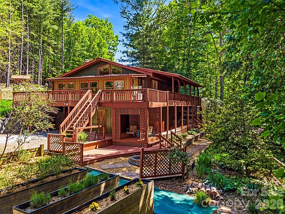 2nd image of 200 River Ridge Dr