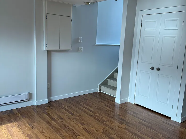 220 Erie St — Photo 5