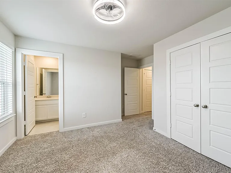 8515 Lake Groove Ln — Photo 21