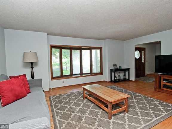 4th image of 204 Arbor Ln