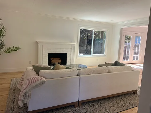3955 Dunhill St — Photo 4