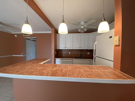 4th image of 151 Dover C #C
