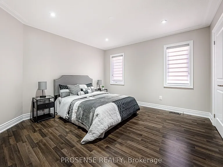 8 Macbean Cres — Photo 40