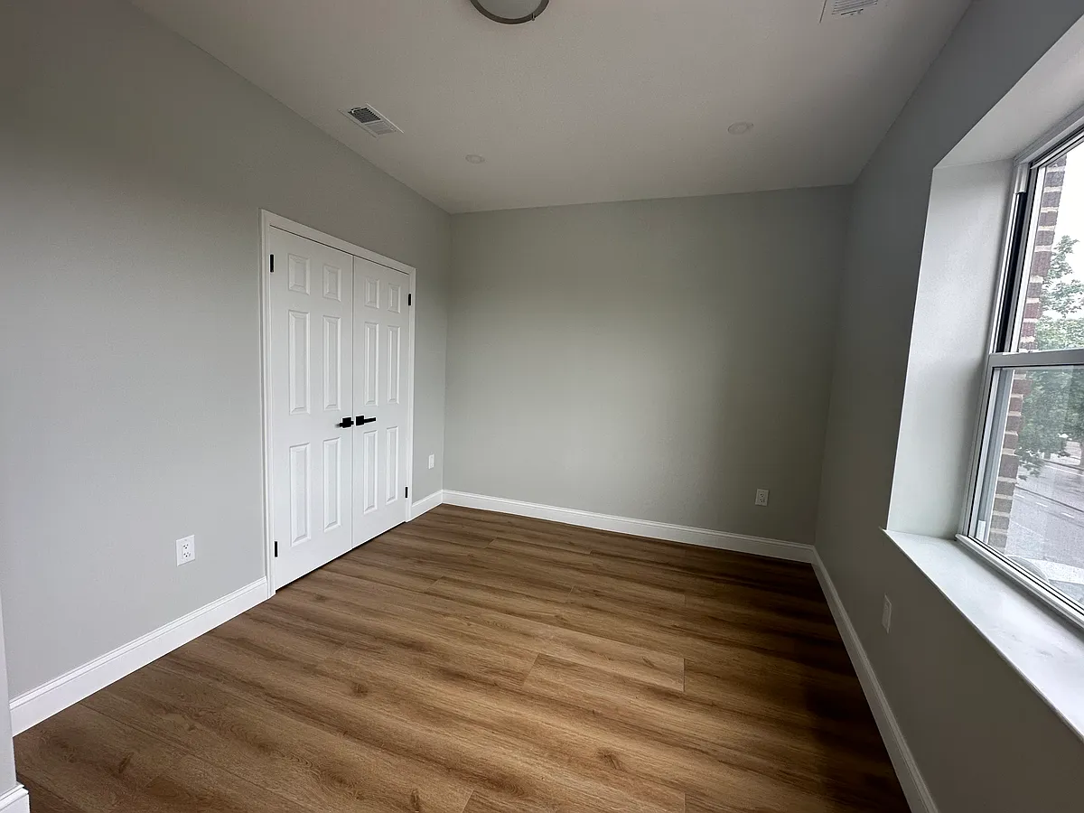 Building Photo - 7404 Frankford Ave #1