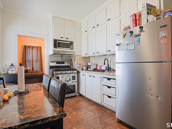 4th image of 46 Deforest Avenue