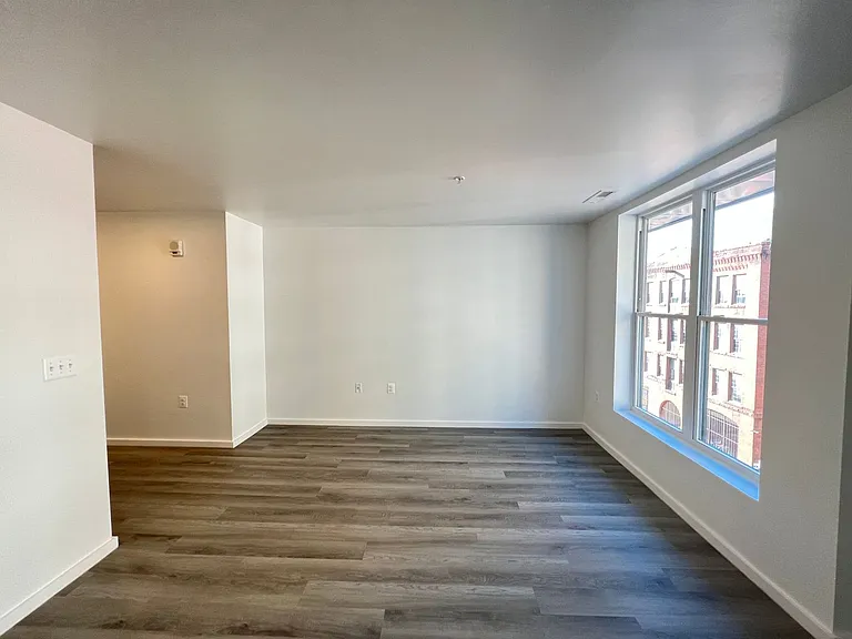 725 W Pratt St. — Photo 125