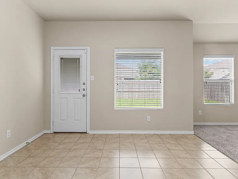 2517 Carolina Dr — Photo 16