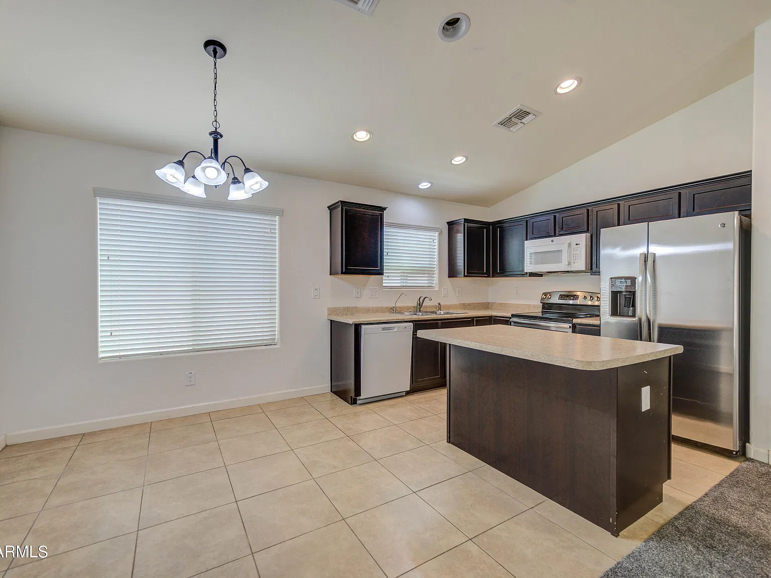 3 bed, 2.0 bath, 1472 sqft, $1,795 — Photo 2