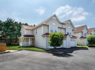 130 Larsen Dr, Amityville, NY 11701