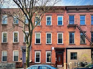 32 Woodhull St #1, Brooklyn, NY 11231