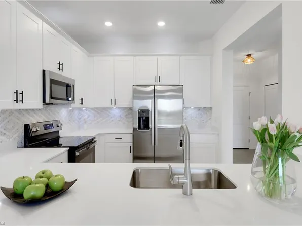 2885 Citrus ST, NAPLES, FL 34120