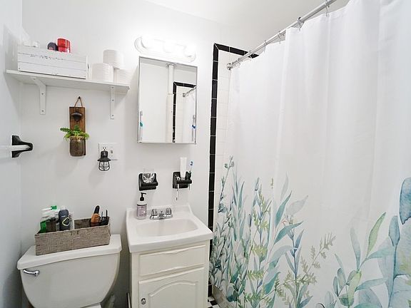 5th image of 337 E 6th St #7A