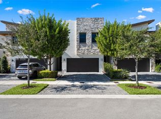 8106 NW 105th Ct, Doral, FL 33178