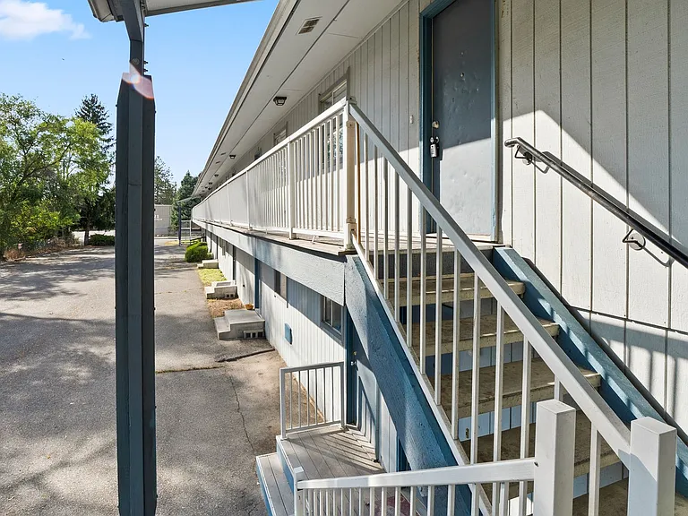 22 N Skipworth Rd — Photo 3