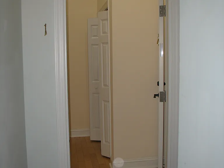 2120 Mount Royal Ter #1 — Photo 2