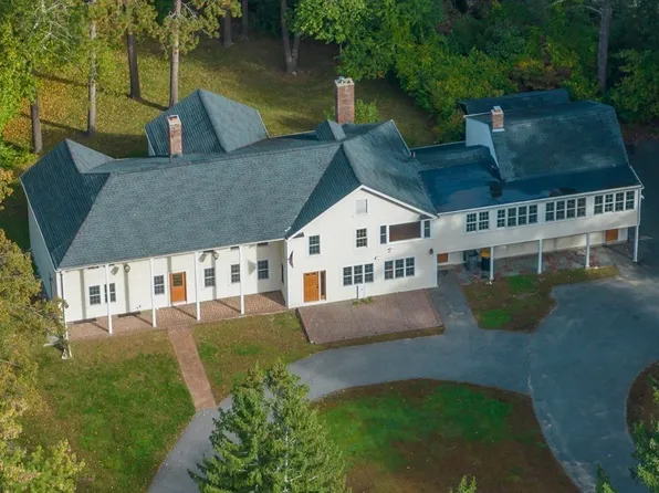 180 Singletary Ln, Framingham, MA 01702