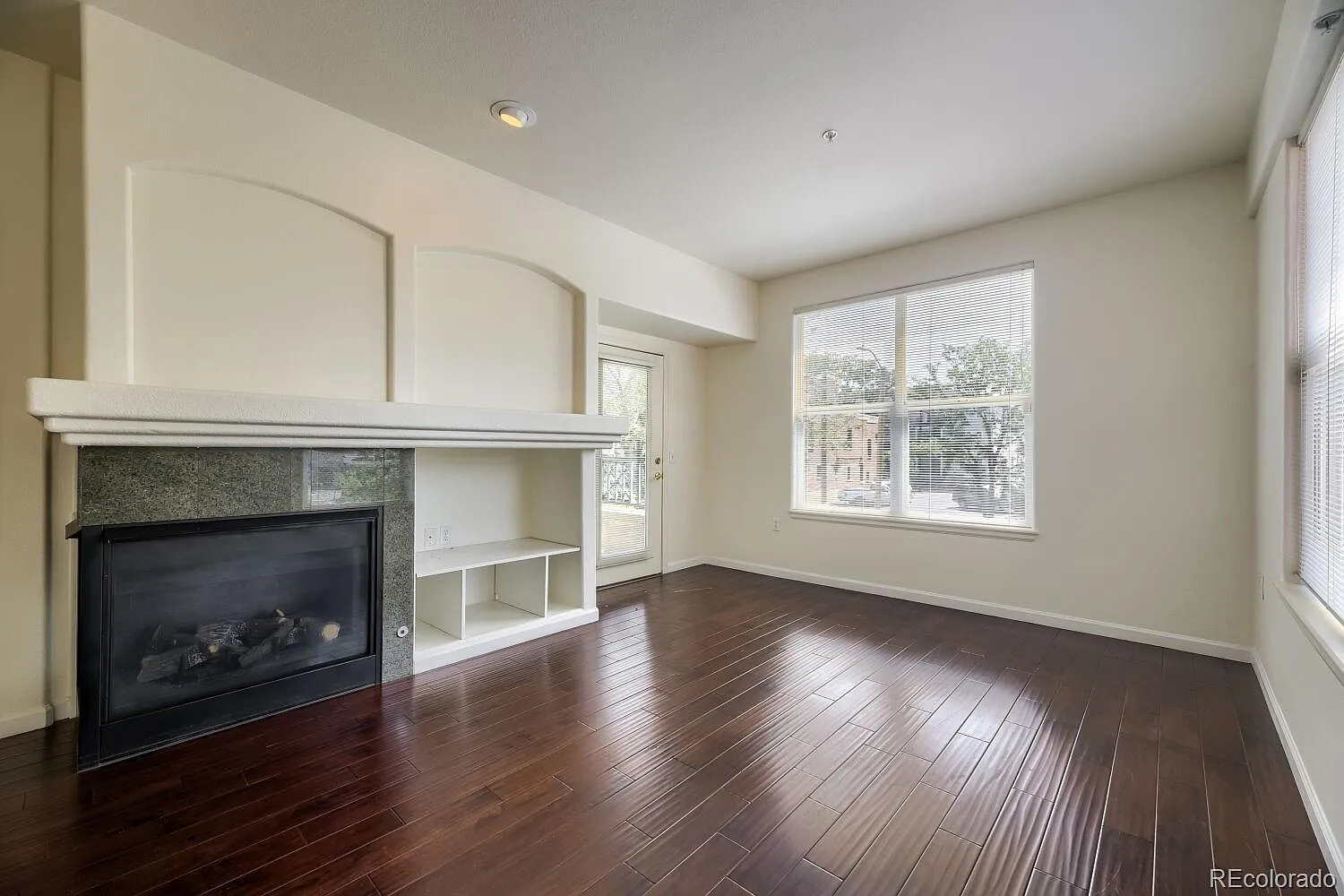 2 bed, 2.0 bath, 1038 sqft, $2,350 — Photo 3
