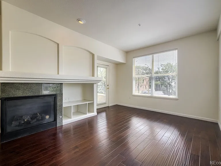 1727 N Pearl St #204 — Photo 3