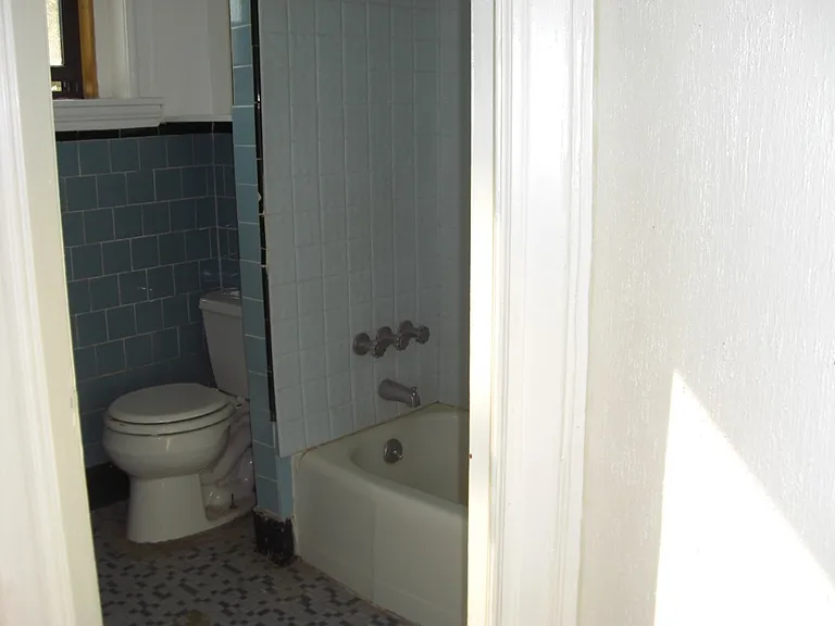 513 Park Dr — Photo 3