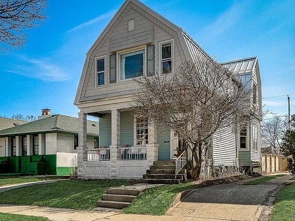 2nd image of 2029 E Newton Ave