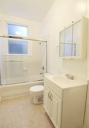 5th image of 2936 Polk St APT 10
