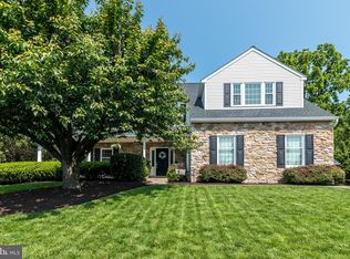17 Brinker Dr N, Doylestown, PA 18901