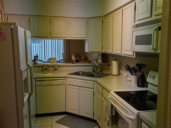 5th image of 900 Bay Dr APT 39