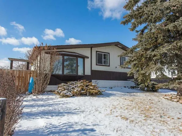 34 S Hearthstone Dr, Lacombe, AB T4L 1R2