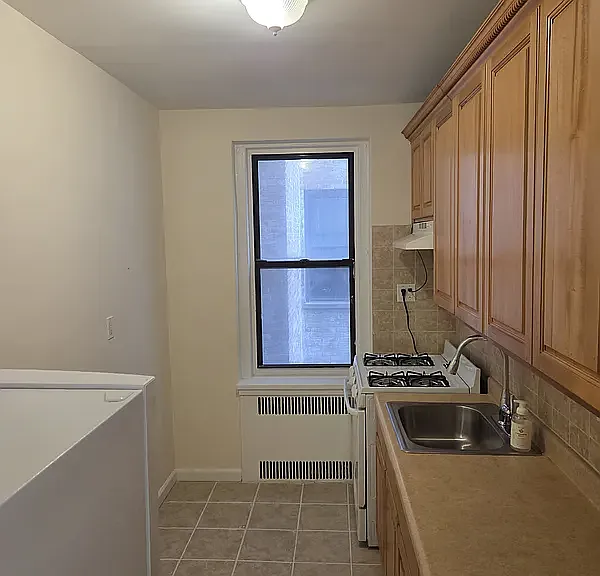1730 E 18th St #2H — Photo 2