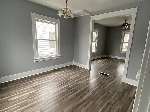 3rd image of 27 Jeanette St