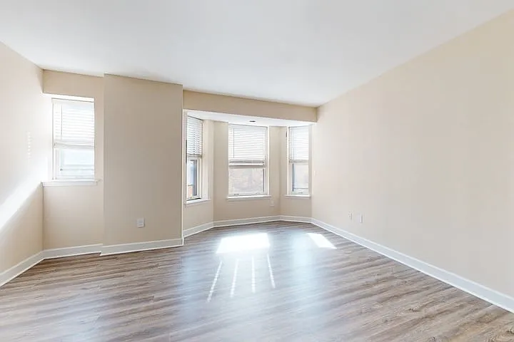 Kingsbury — Photo 114