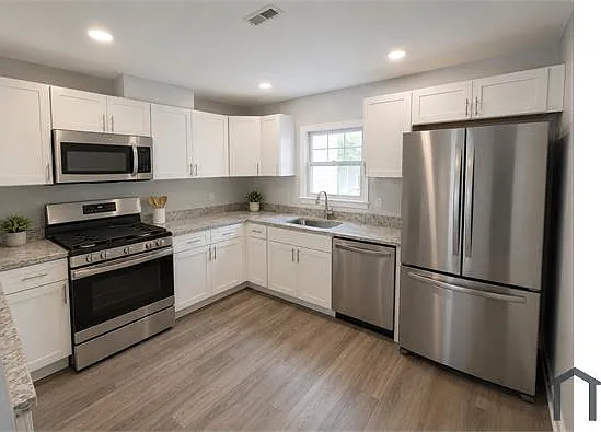 6 bed, 1656 sqft, $7,250 — Photo 4